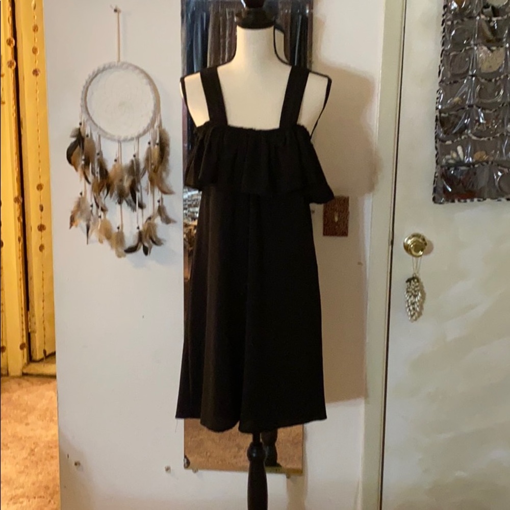 💐💐Mona black ruffle cold shoulder   short dress